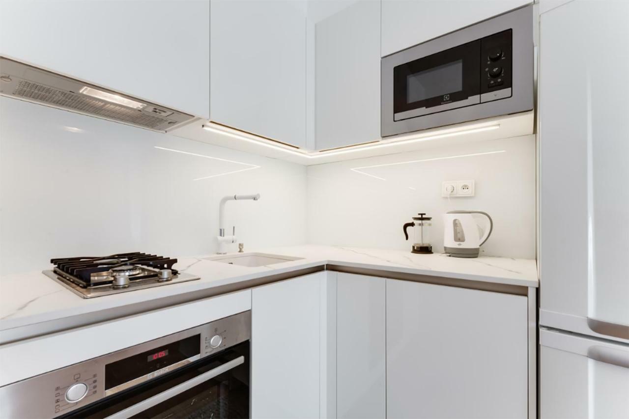 The Dancing House Residence, Two Bedroom Apartment With Balcony Near River! Praha Exteriér fotografie